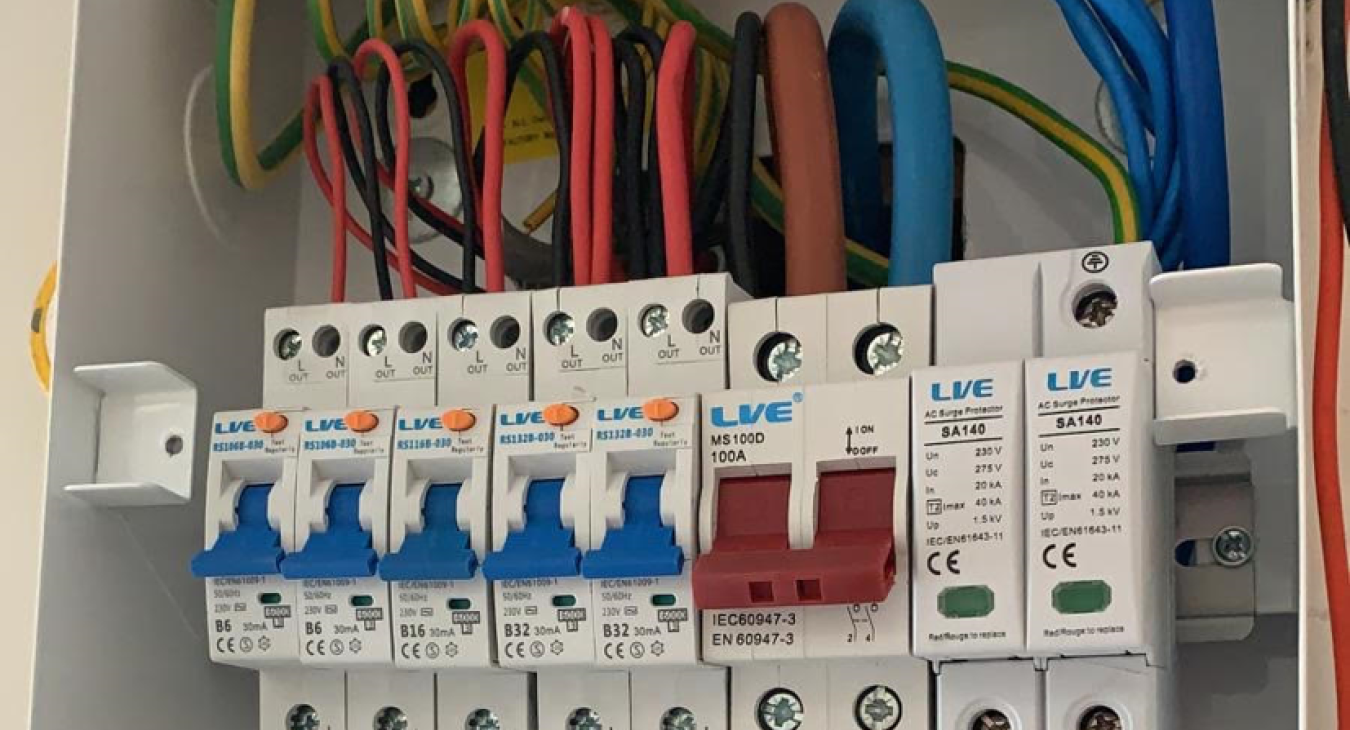 Fuseboard electrician in Aylesbury